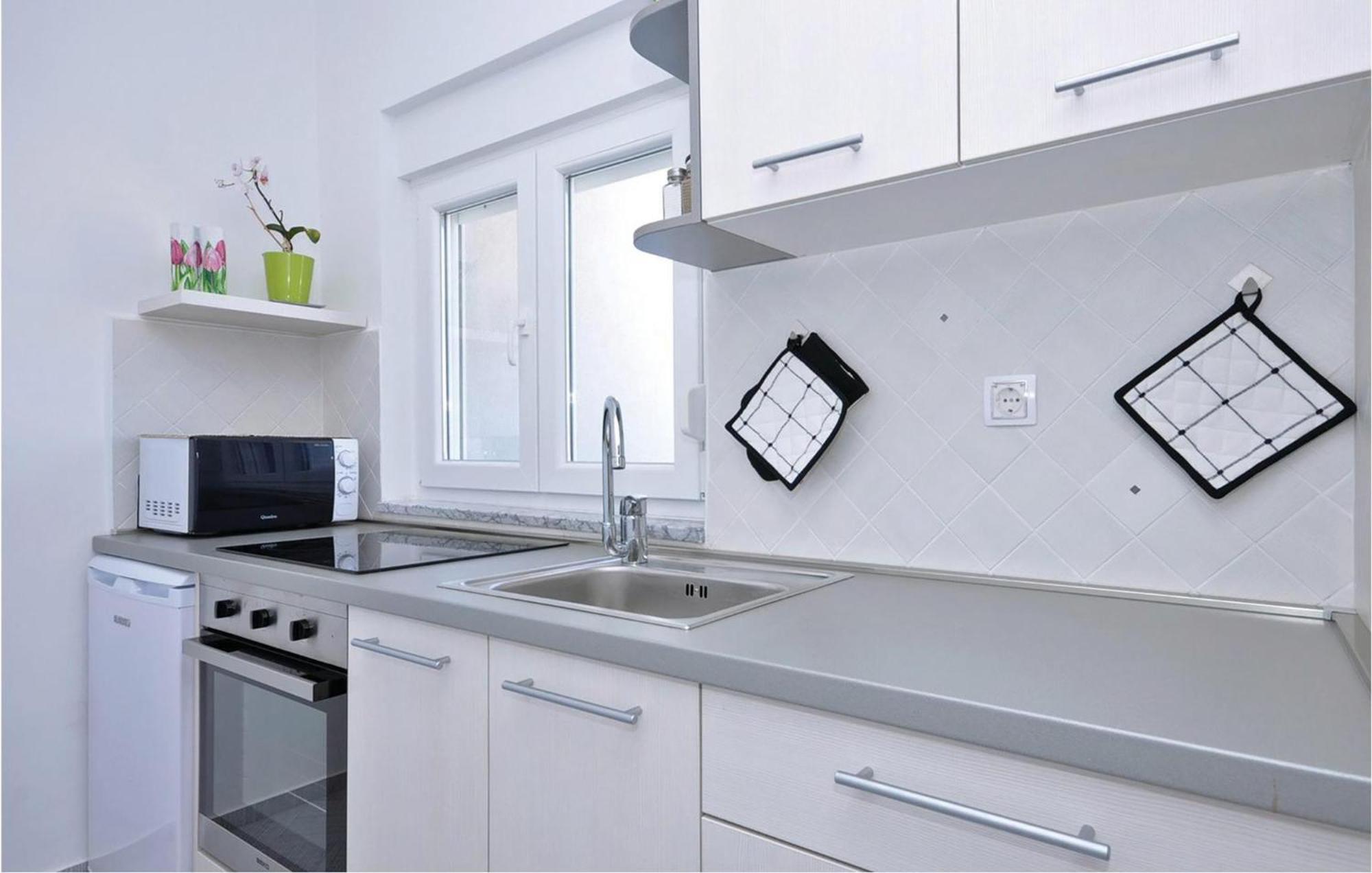 1 Bedroom Cozy Apartment In 비빈제 외부 사진